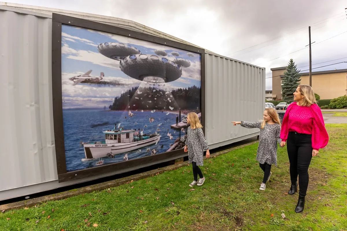 The Maury Island Incident mural